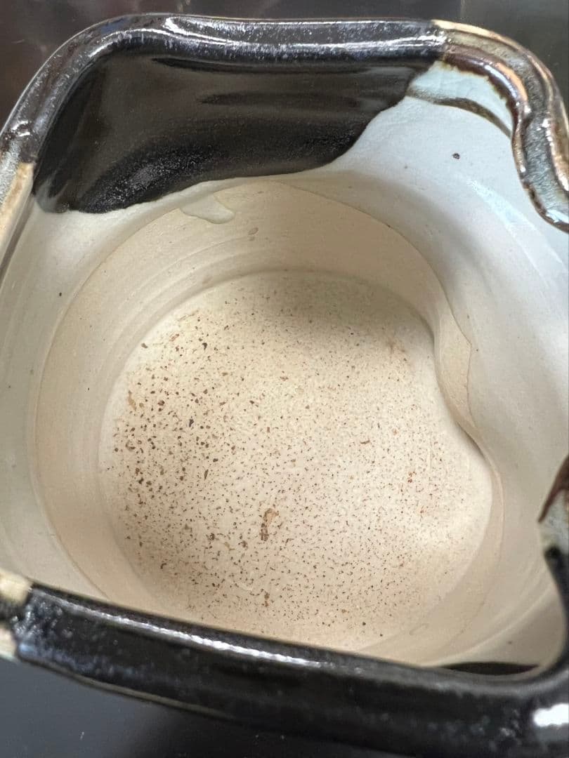 黒織部 火入  宮川香雲(竜谷窯) 茶道具
竜谷窯  宮川香雲