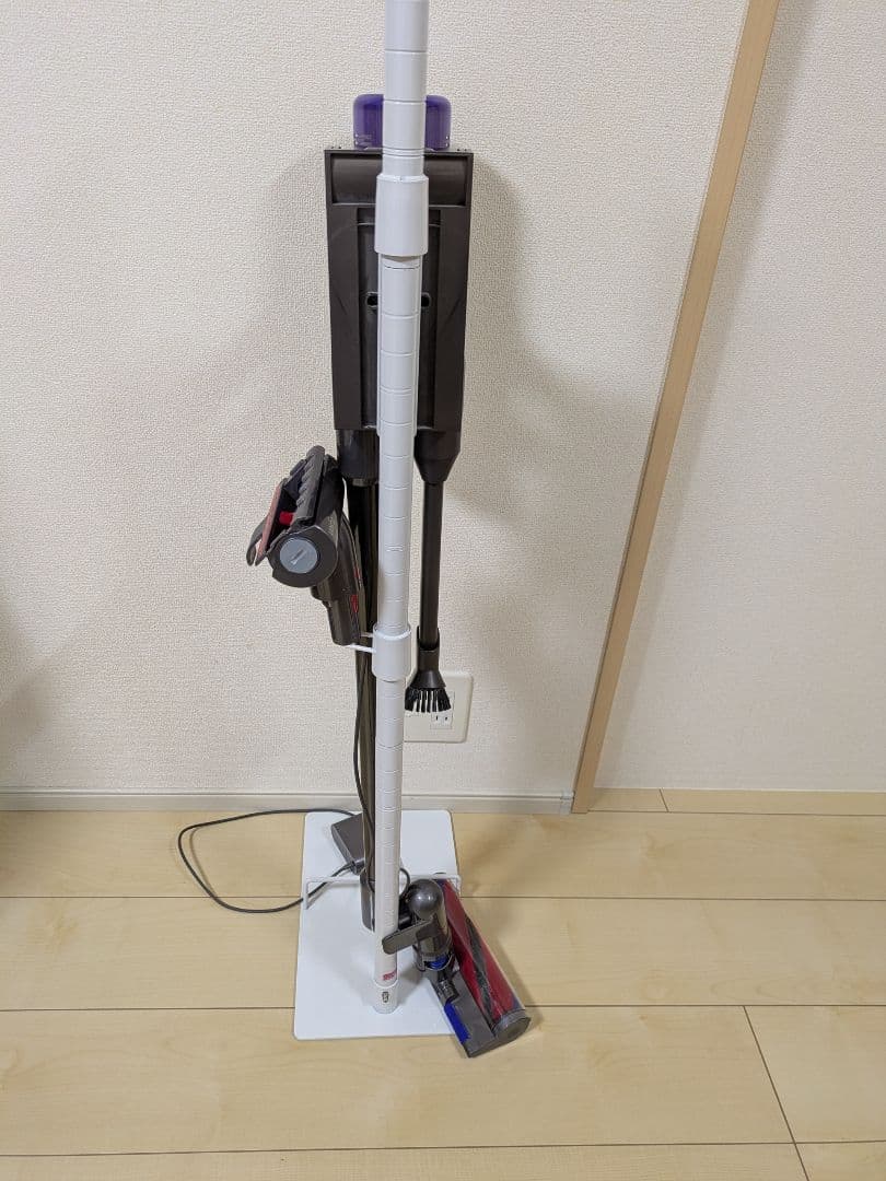 Dysonスティッククリーナー本体 紫色と黒