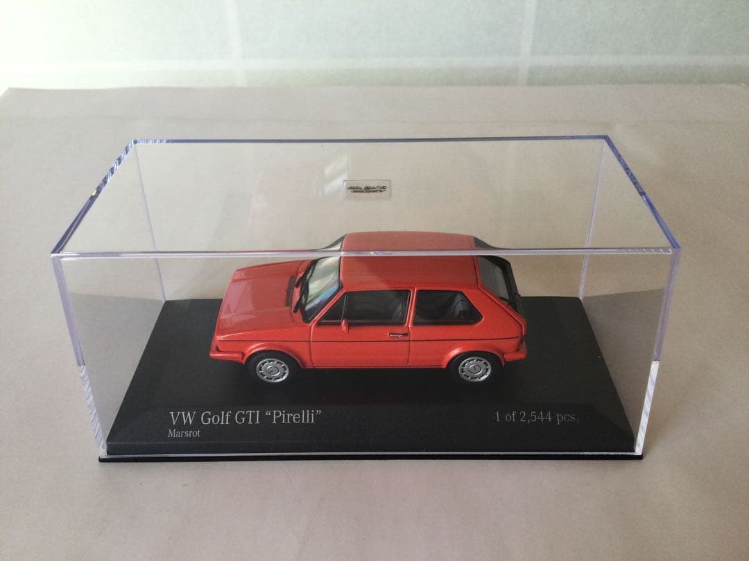 ミニチャンプス　VW Golf GTI \"Pirelli\" ミニカー 限定品