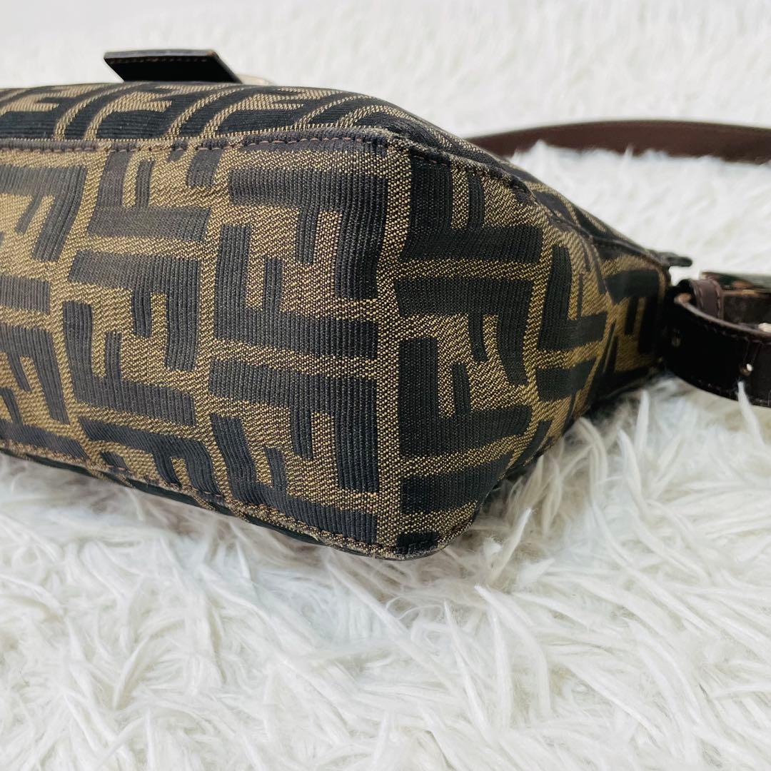 フェンディ　マンマバケット　ハンドバッグ　ショルダーバッグ　ズッカ柄