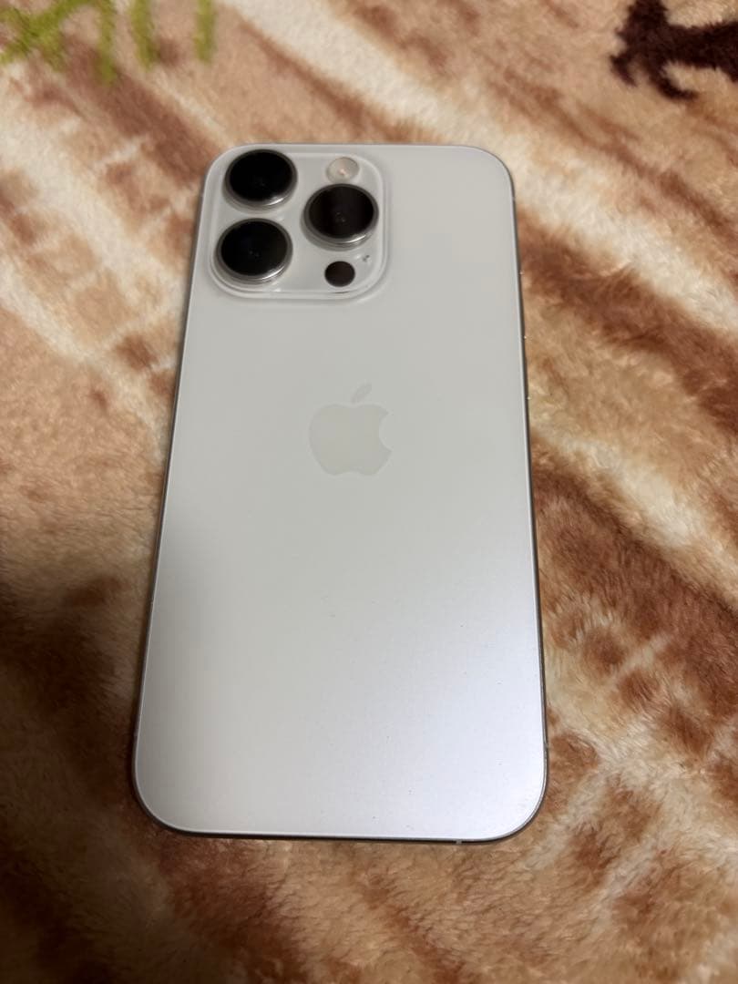 Apple iPhone 15 Pro 128gb シルバー 本体 SIMフリー