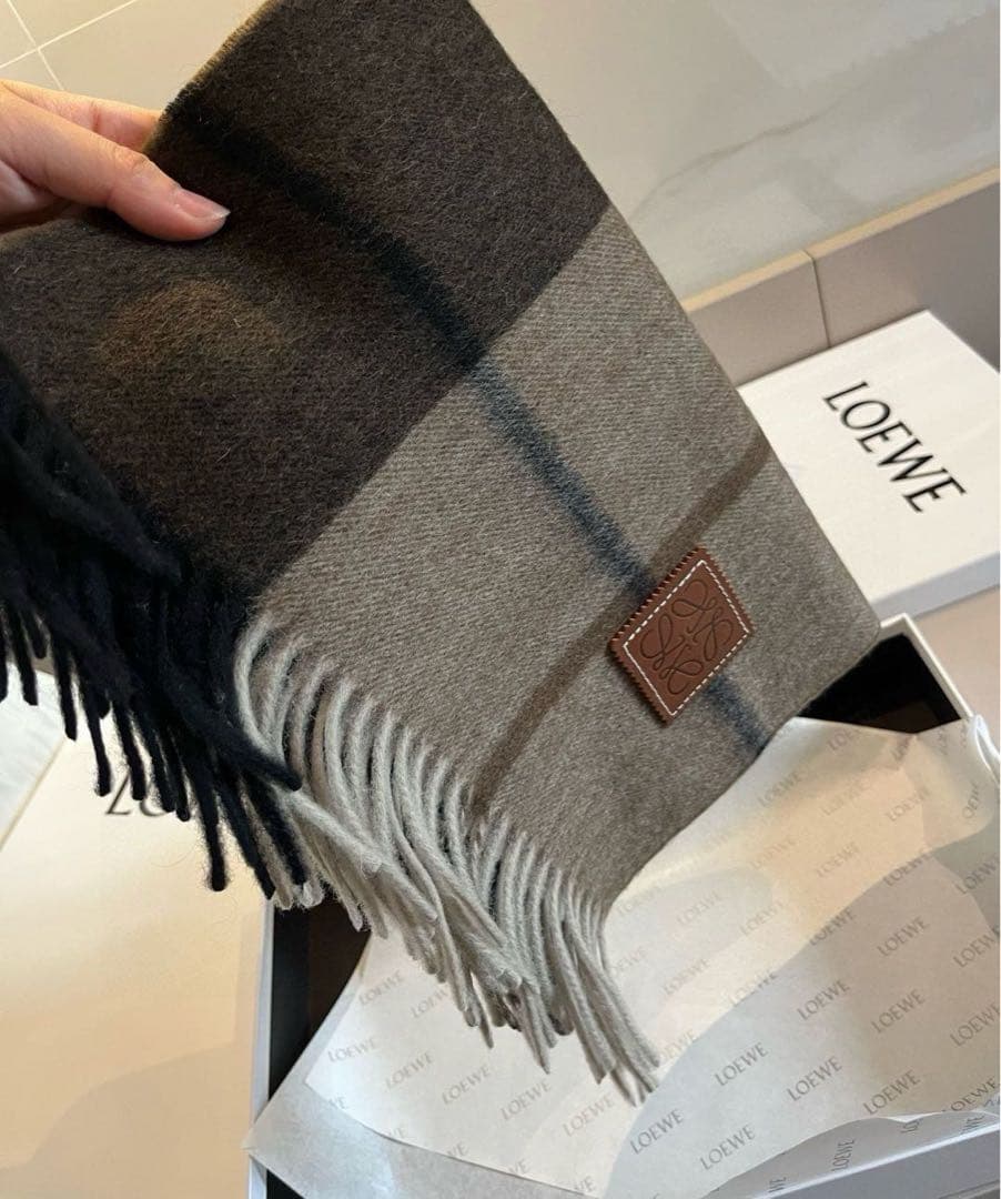 ♡LOEWE マフラー 30×180cm チェック柄♡