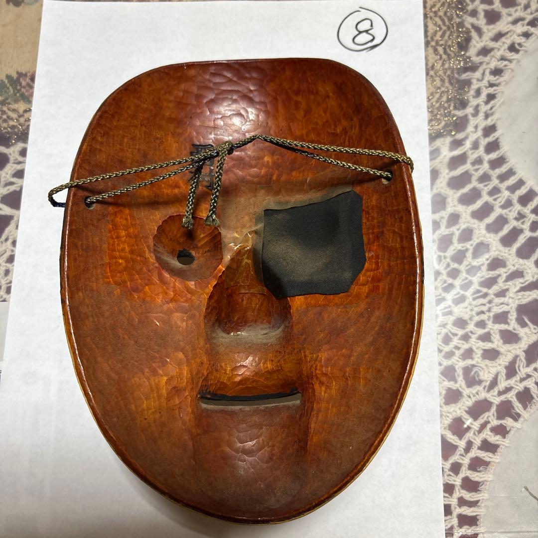 能面 木製 伝統的なデザイン