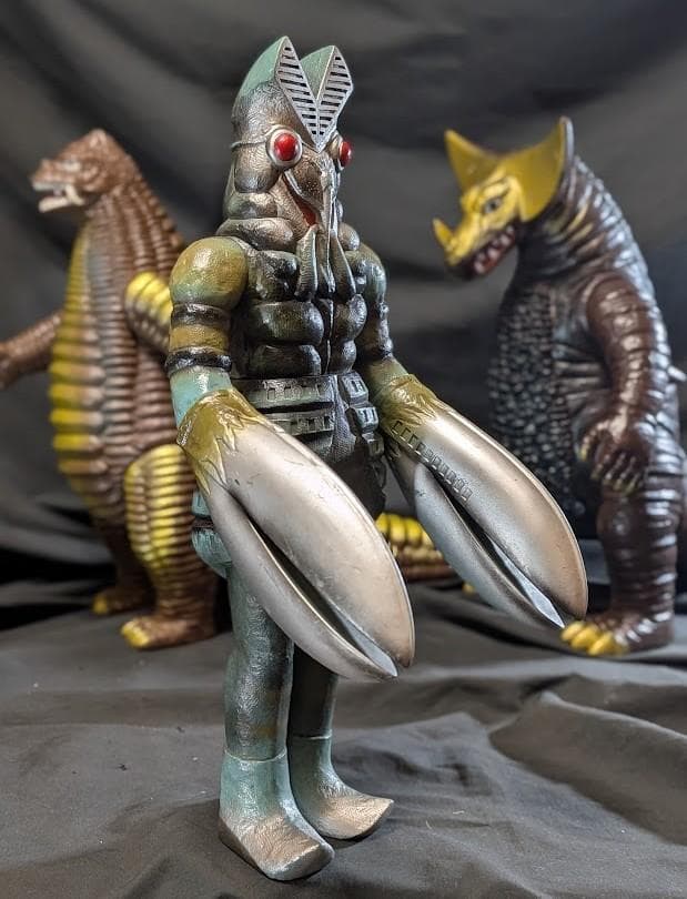 ゴモラ＆レッドキング＆バルタン星人（バンダイ）ビッグサイズソフビ３体セット