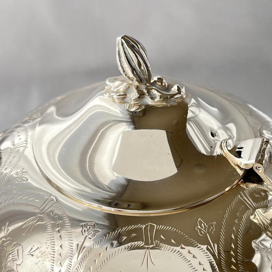 【英国】 ビクトリアンのティーポット【シルバープレート】綺麗！！