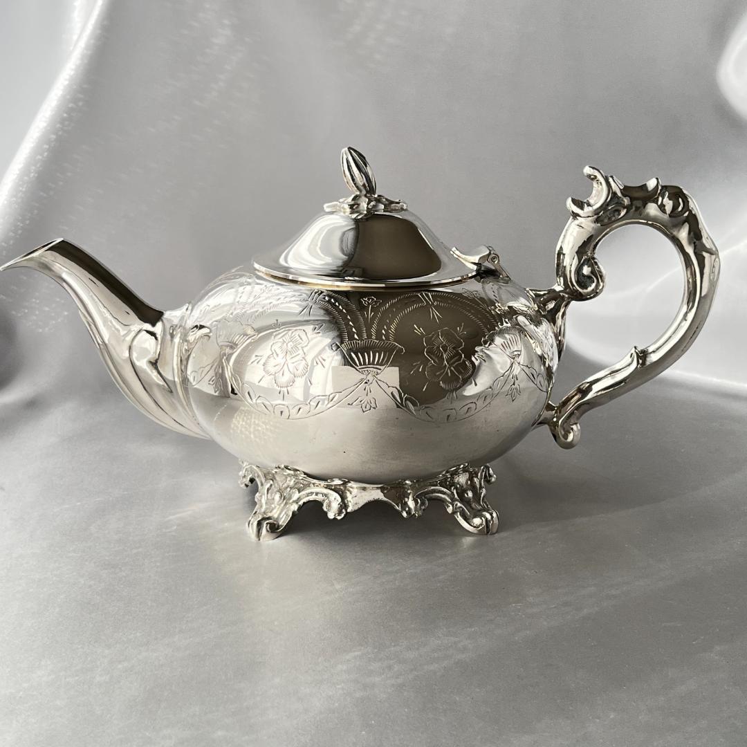 【英国】 ビクトリアンのティーポット【シルバープレート】綺麗！！