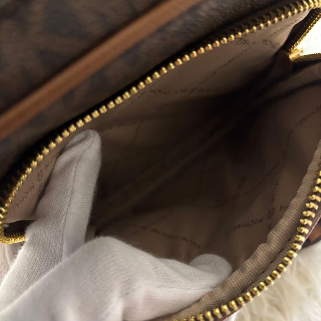 ✨未使用級　マイケルコース　ショルダーバッグ カメラバッグ 肩掛け　ブラウン