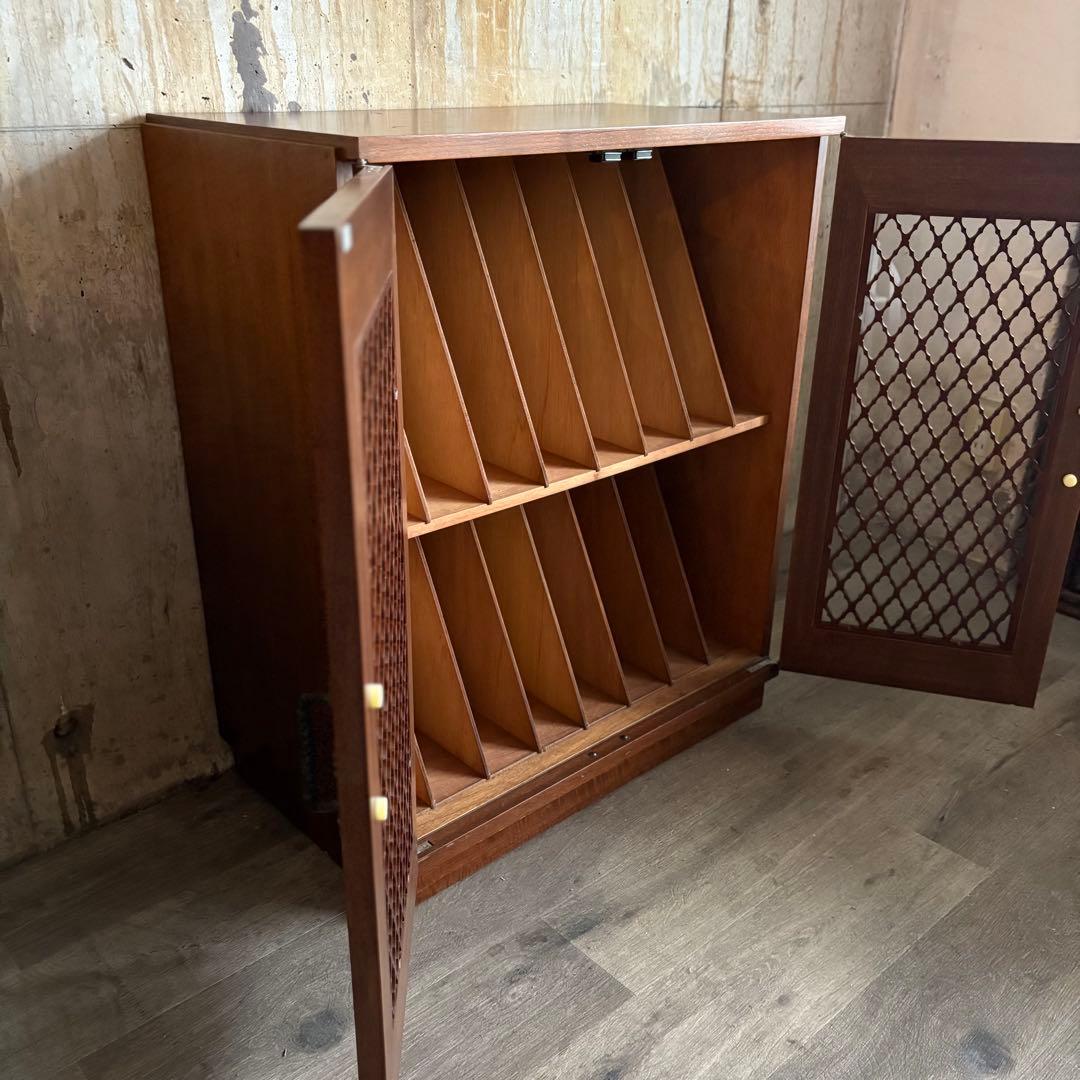 ヴィンテージ　レコードキャビネット　クラシック　約240枚収納可能