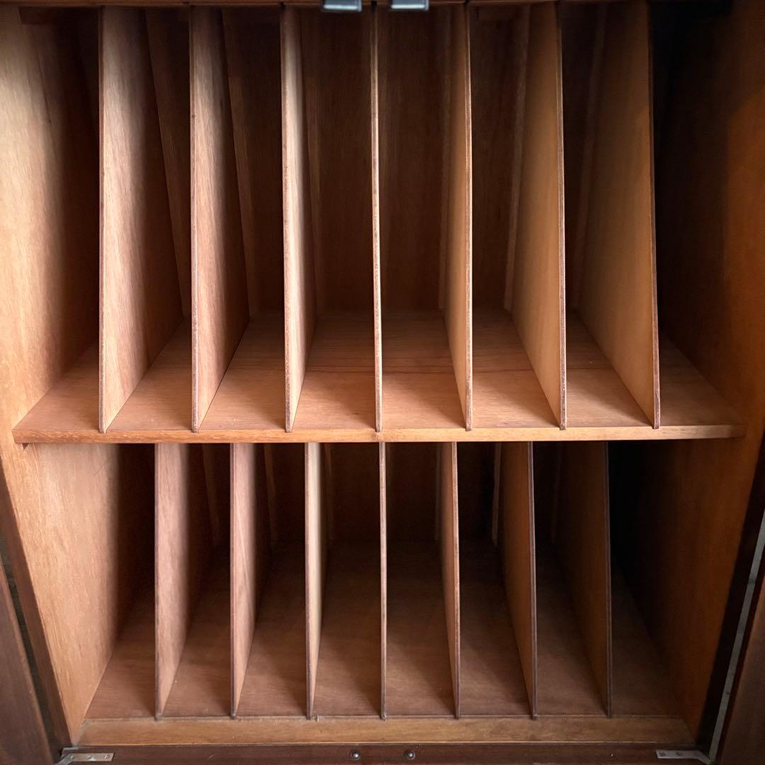 ヴィンテージ　レコードキャビネット　クラシック　約240枚収納可能