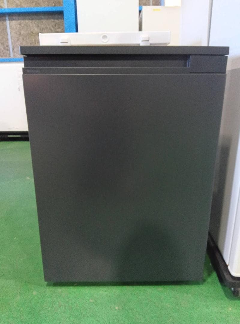 【新品未使用】アイリスオーヤマ 冷蔵庫 IRSN-7A-B 66L　T151