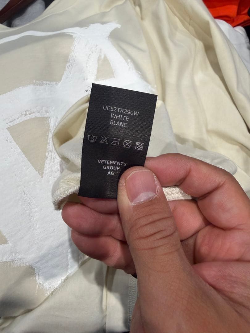 VETEMENTS アナーキーシンボル Tシャツ