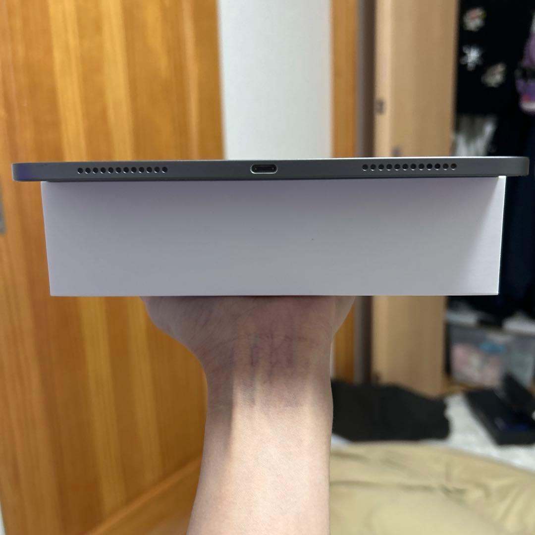 美品　iPad Air 第5世代　64GB Wi-Fiモデル　スペースグレイ