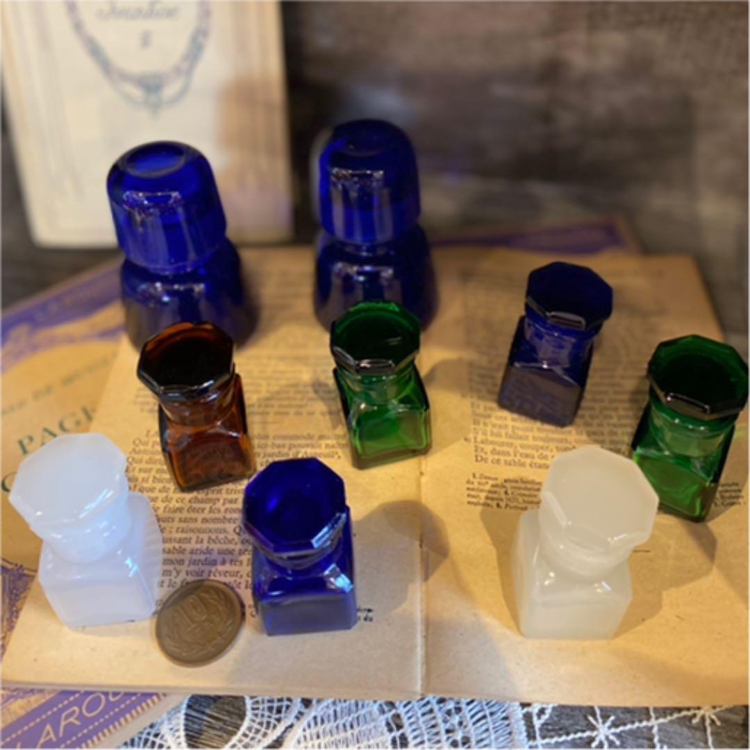 ビンテージ レトロ 色ガラス瓶 薬瓶 医療瓶 蓋付き