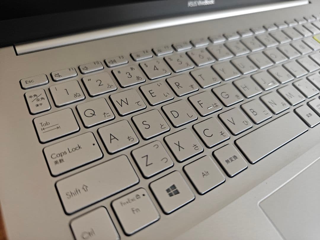 ASUS VivoBook 本体　ノートパソコン15.6型