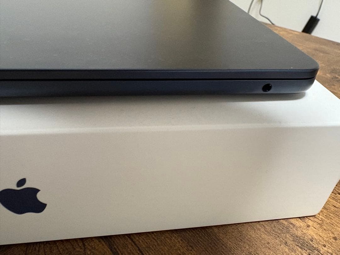 【バッテリー97%】MacBookAir M2 8GB 256GB 2022