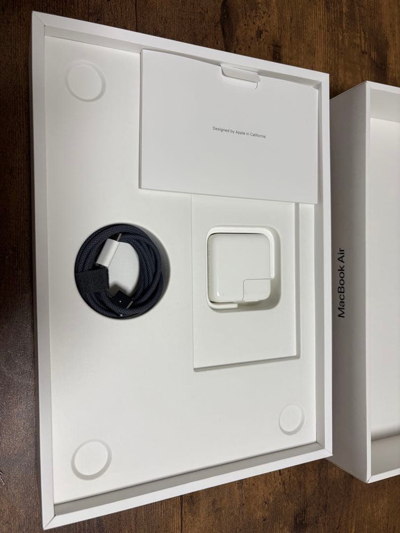 【バッテリー97%】MacBookAir M2 8GB 256GB 2022