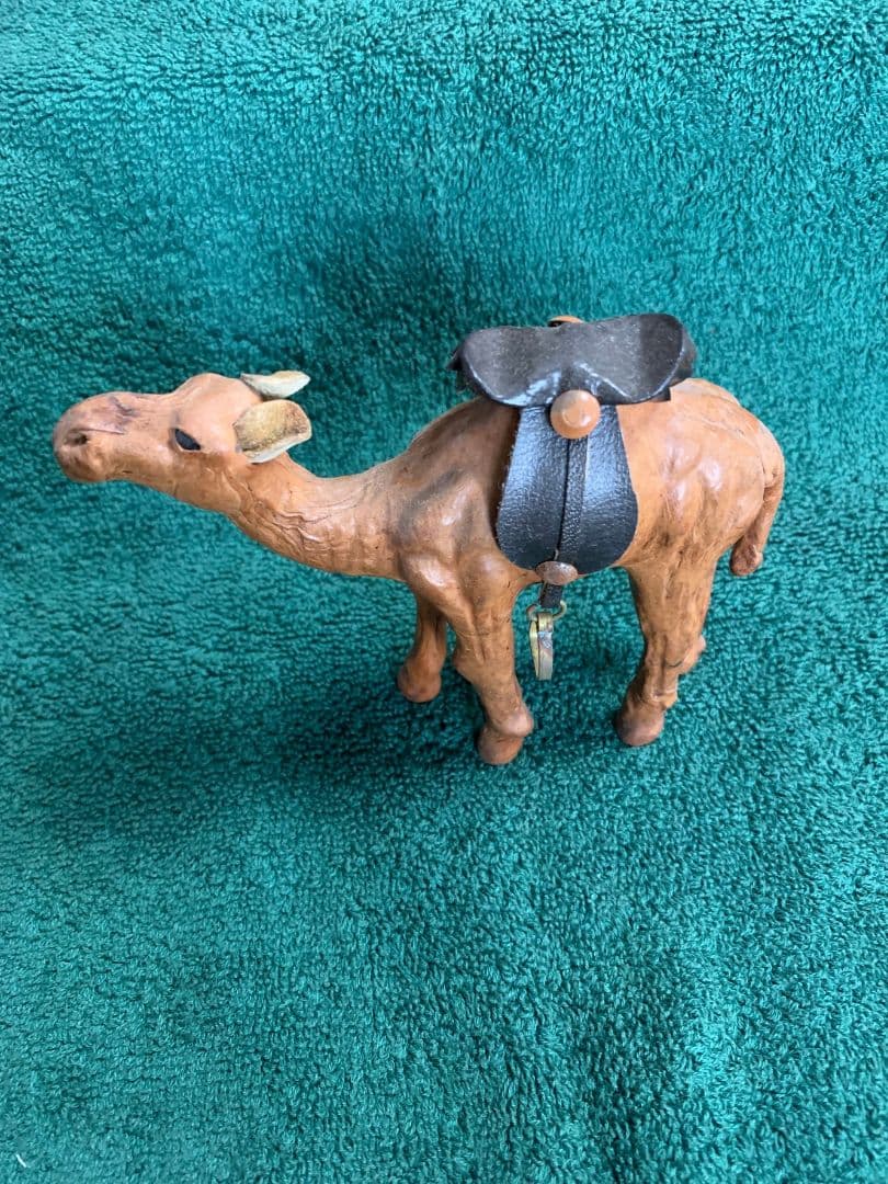 入手不可能！ラクダ皮で作ったラクダ人形 ハンドメイド 希少品