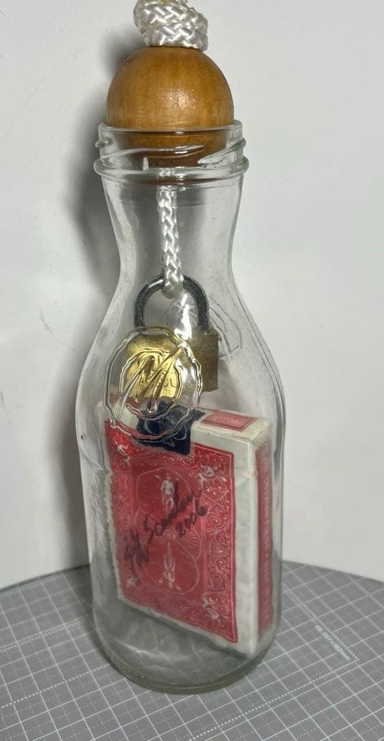 ボトルに入った　トランプ