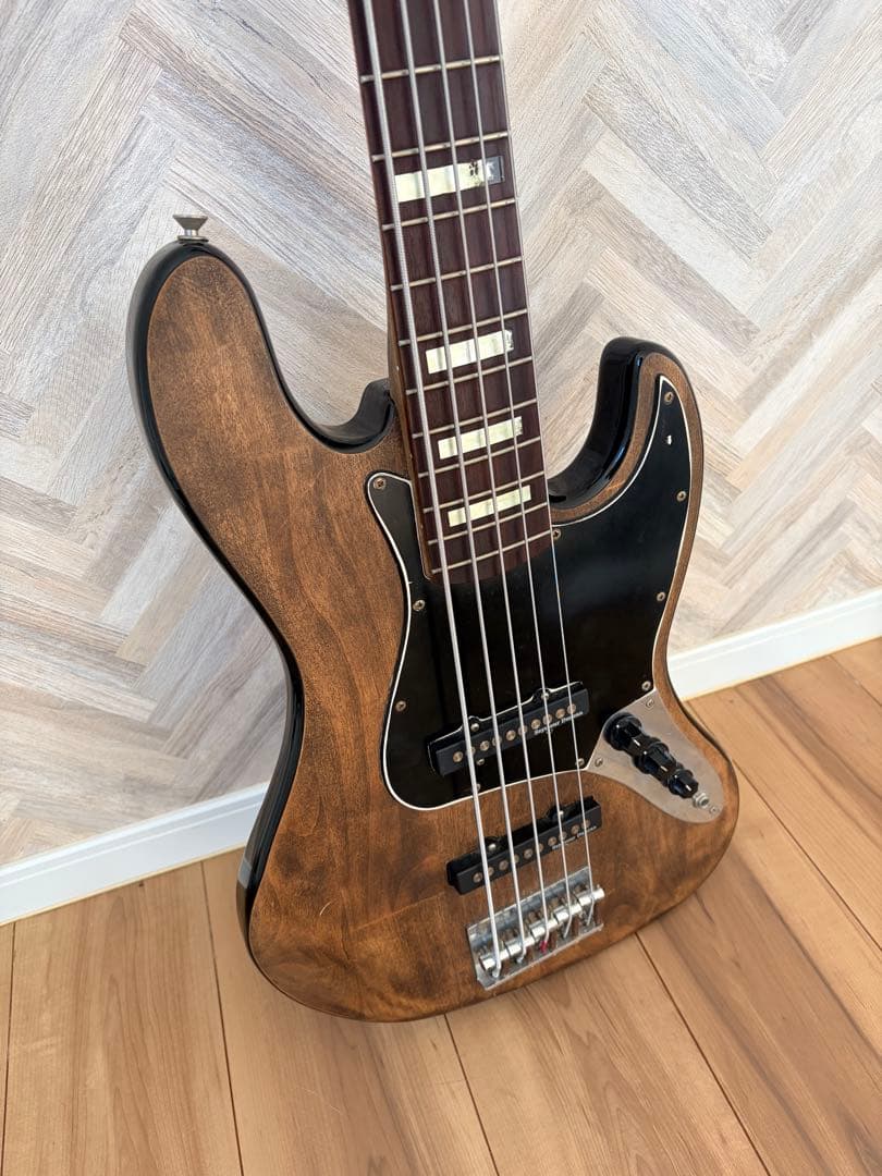 Squier Affinity Jazz Bass V カスタム品 ダンカン搭載