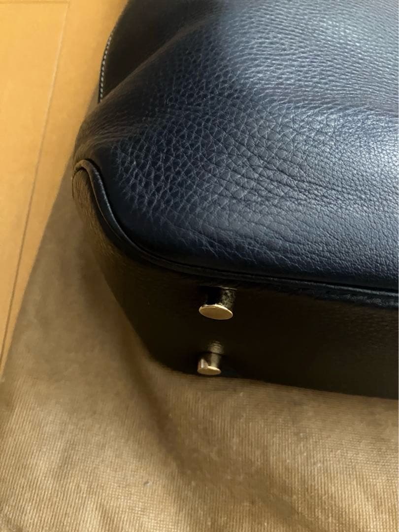 Cisei 999 LD シュリンクレザー ラウンドジップ ブリーフバッグ