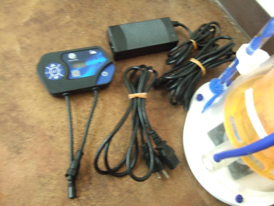 bj74　プロテインスキマー ➕ポンプ