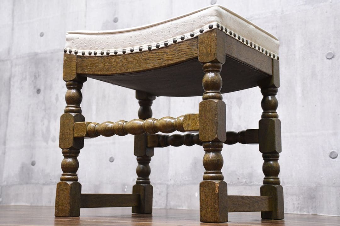 EBK31 アンティーク調 鋲打ち スツール オーストリッチ調型押し 腰掛け