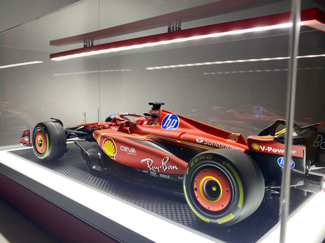 1/18 F1ブラーゴ　フェラーリSF-24 C.ルクレール×LED照明ケース
