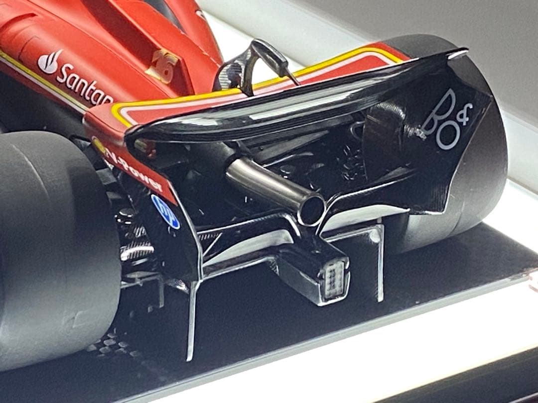 1/18 F1ブラーゴ　フェラーリSF-24 C.ルクレール×LED照明ケース