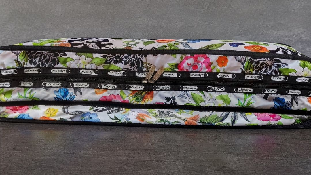 ✨LeSportsac 収納バッグ、インテリアにも✨