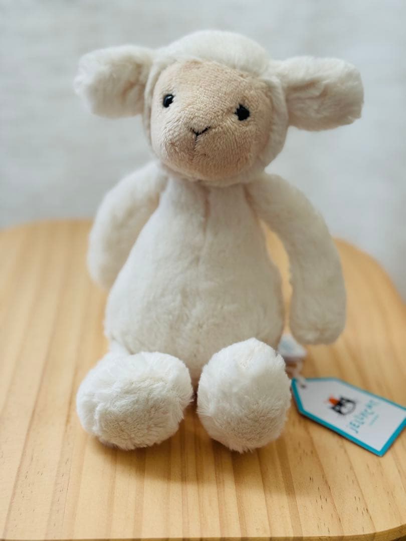 【新品】 ひつじのぬいぐるみ S