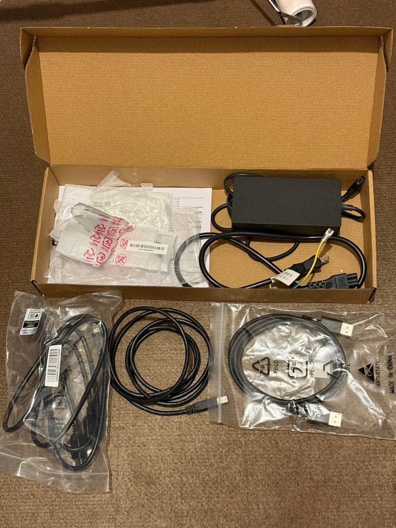 LG ULTRAGEAR 27GR95QE WQHD240hz 有機ELモニター