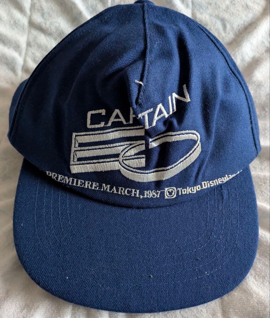 キャプテンEO　非売品キャップと宣材写真のセット