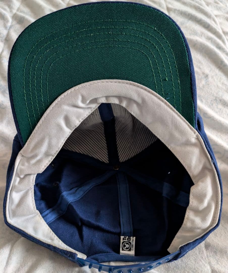 キャプテンEO　非売品キャップと宣材写真のセット