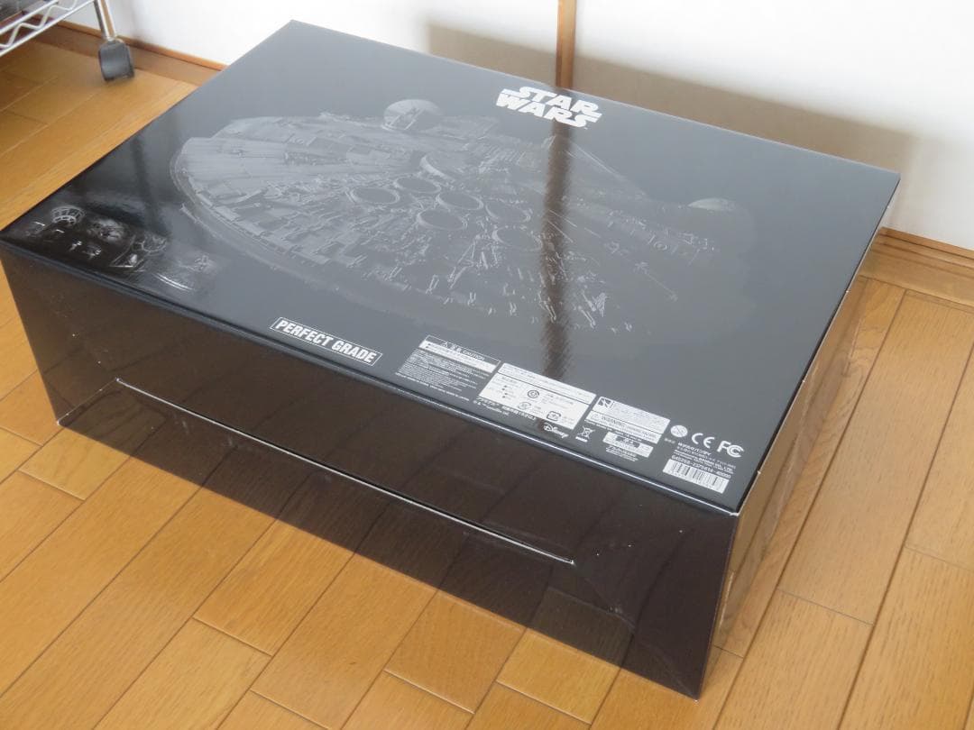 【期間限定特価・美品】プレミアムバンダイ版PG 1/72 ミレニアム・ファルコン