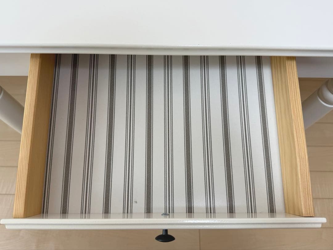 【最終値下げ】ホワイト 折りたたみテーブル 引き出し付き（椅子なし）