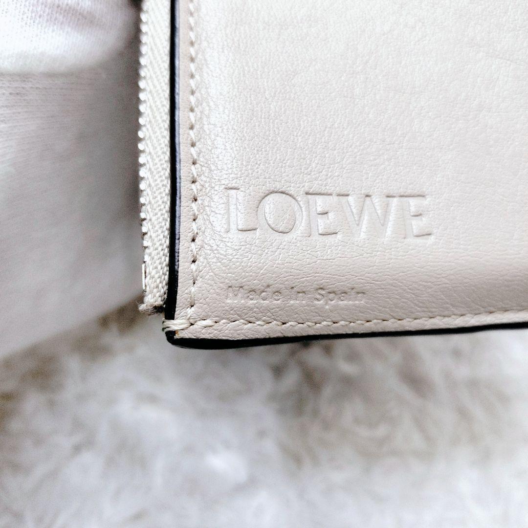 美品✨ロエべ　三つ折り財布　バーティカルウォレット　スモール　ローズマリー　タン