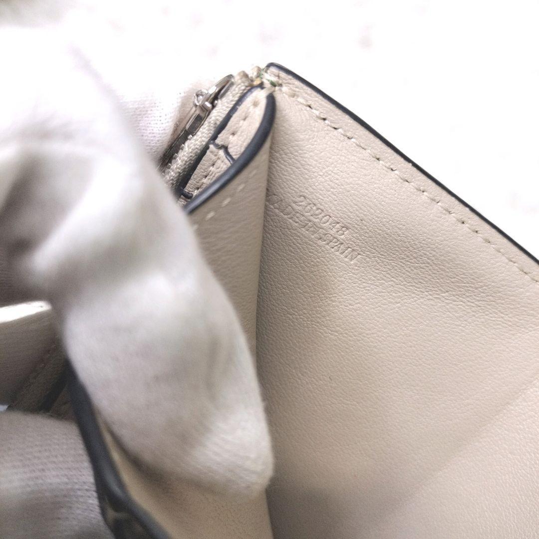 美品✨ロエべ　三つ折り財布　バーティカルウォレット　スモール　ローズマリー　タン