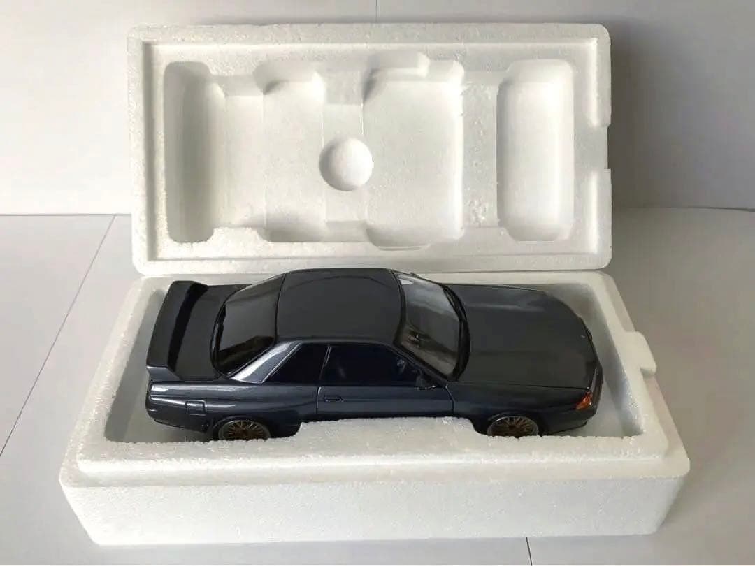 オートアート　日産スカイライン 湾岸ミッドナイト　GT-R R32 Reina