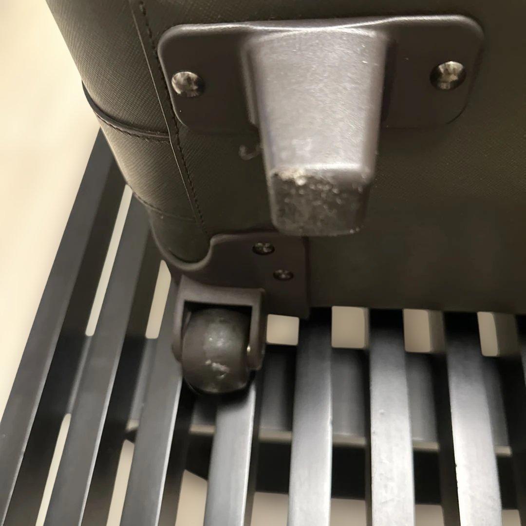 PRADA オリーブグリーン レザーキャリーケース期待持ち込みサイズ