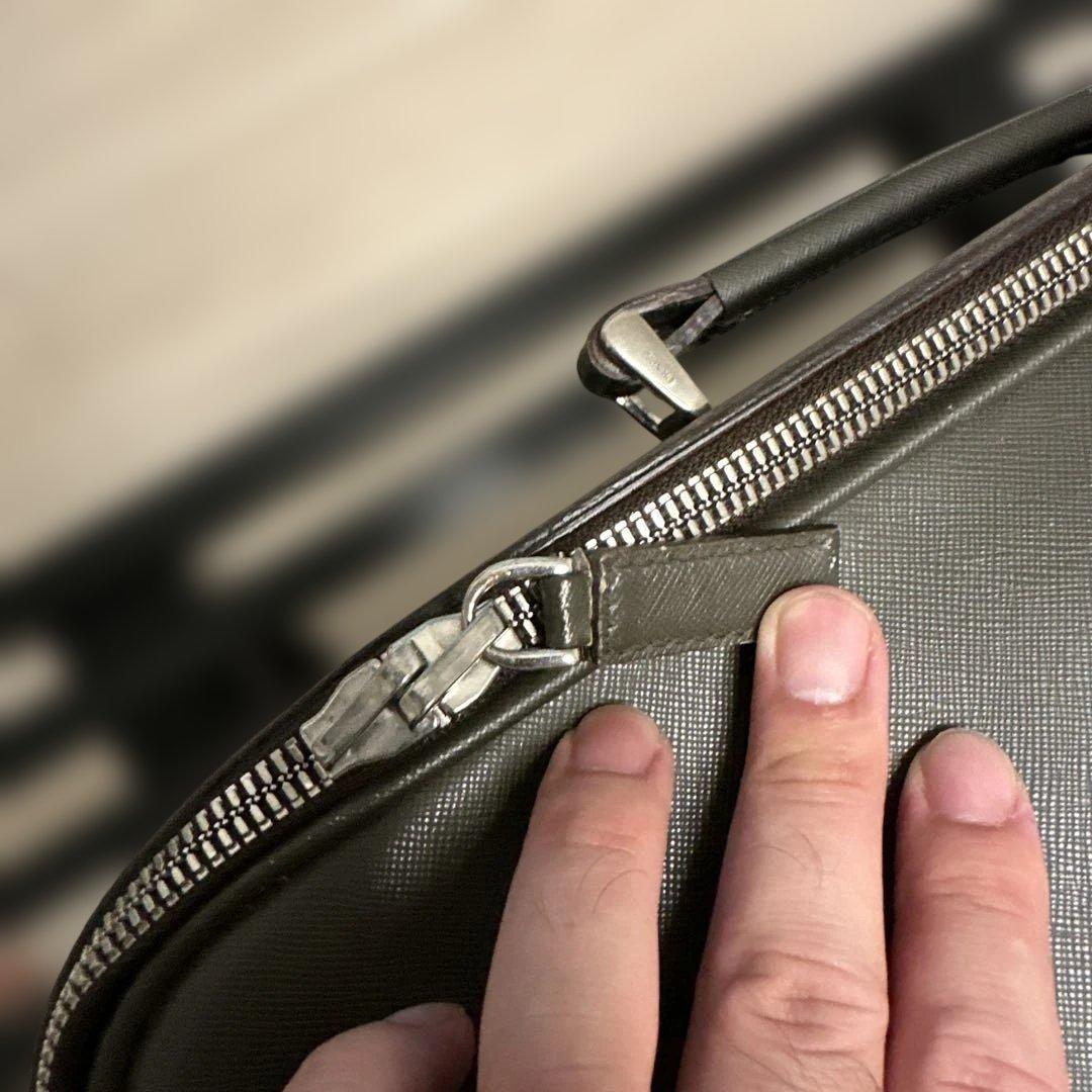 PRADA オリーブグリーン レザーキャリーケース期待持ち込みサイズ