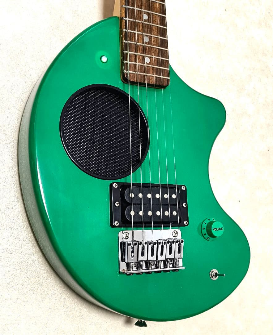 【超美品】ZO-3 グリーン アンプ内蔵ミニギター 専用ケース付 ぞーさん