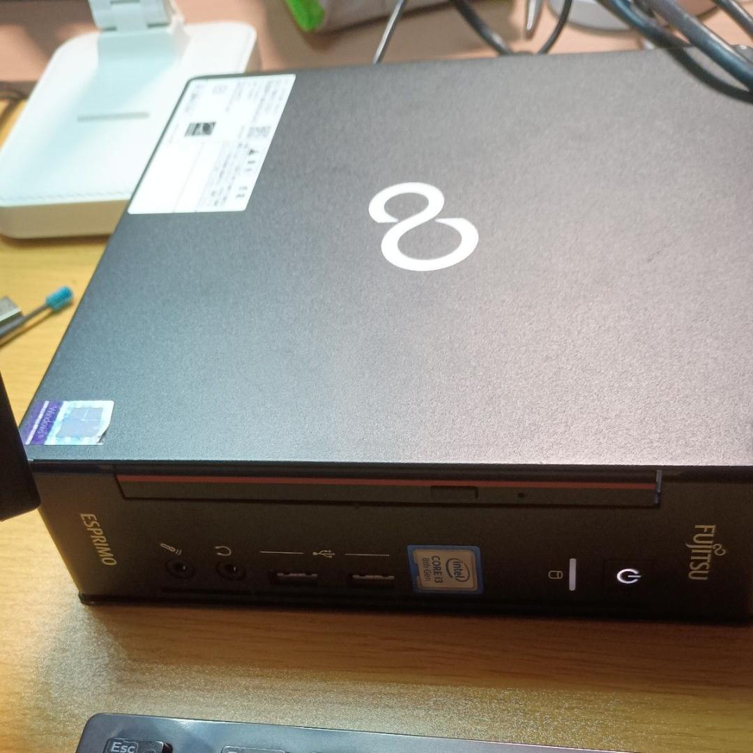 富士通デスクトップパソコン　Windows11 25H2　Office2021付