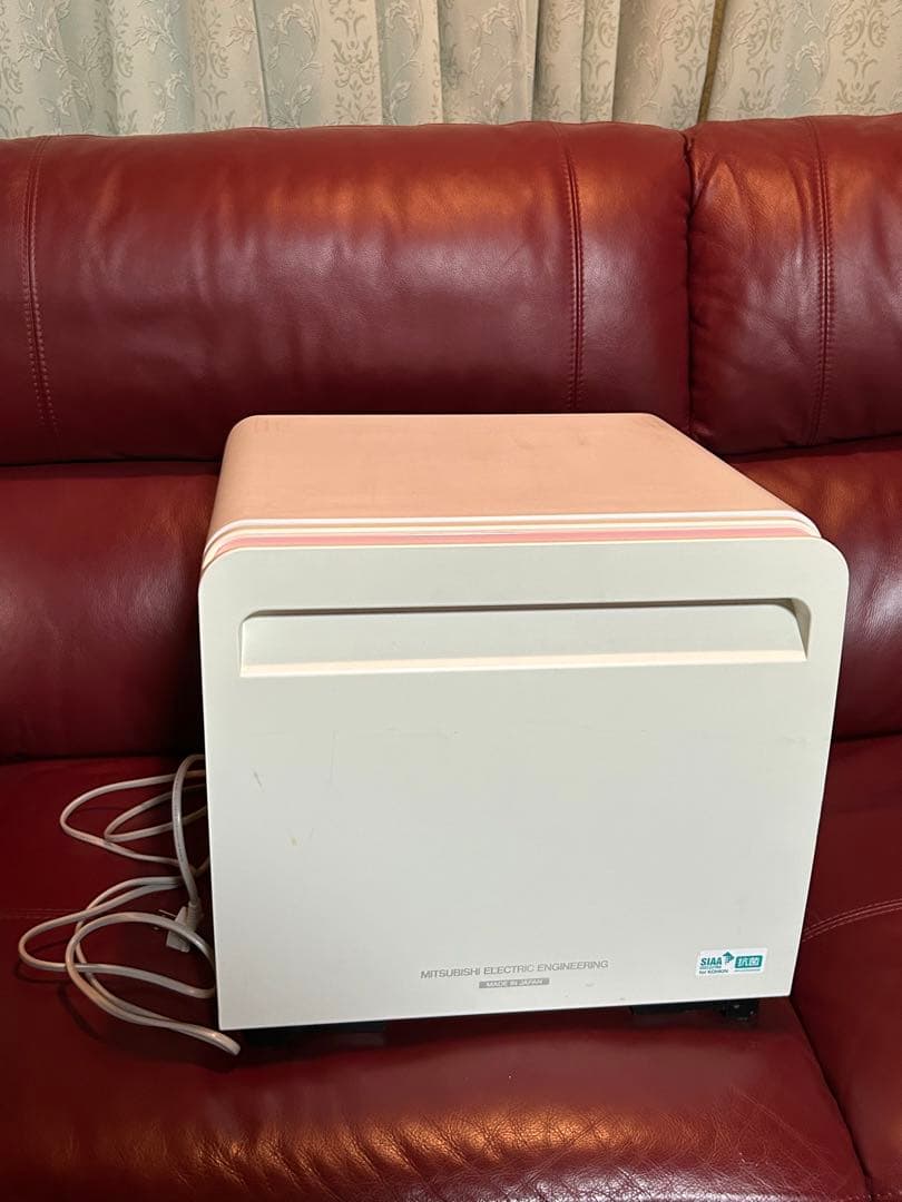 三菱 MITUBISHI ペルチェ方式 24L 冷蔵庫 RP-20A-P