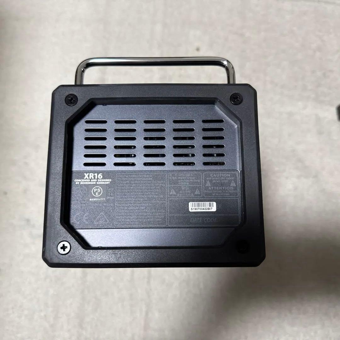 Behringer XR16 デジタルミキサー　専用ケース付