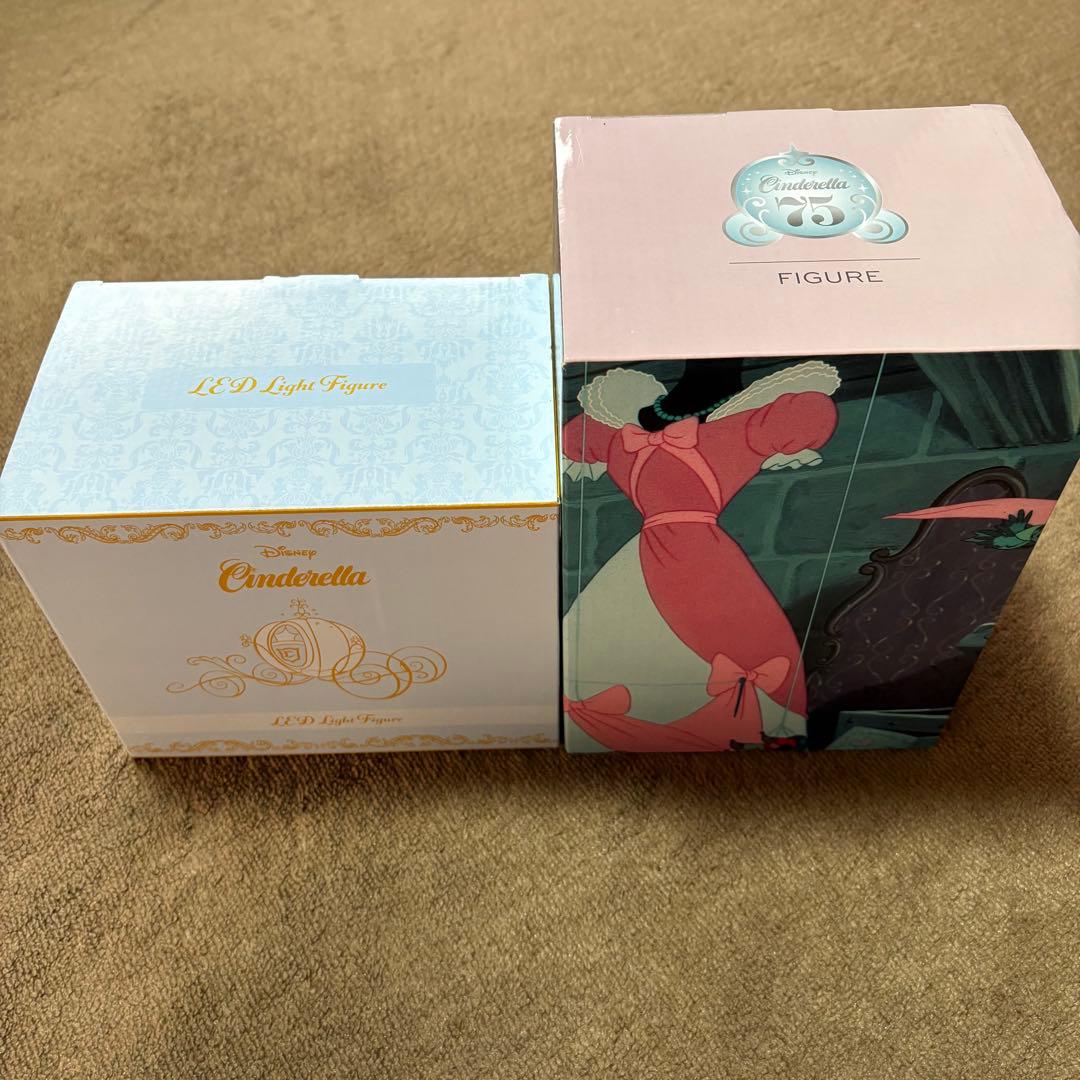 【完売品 希少 お値引⭕️】ディズニーストア ドレスフィギュア 馬車 LEDライト