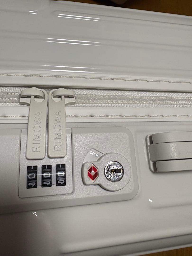 RIMOWA エッセンシャルキャビン キャリーケース 生涯保証 機内持ち込み
