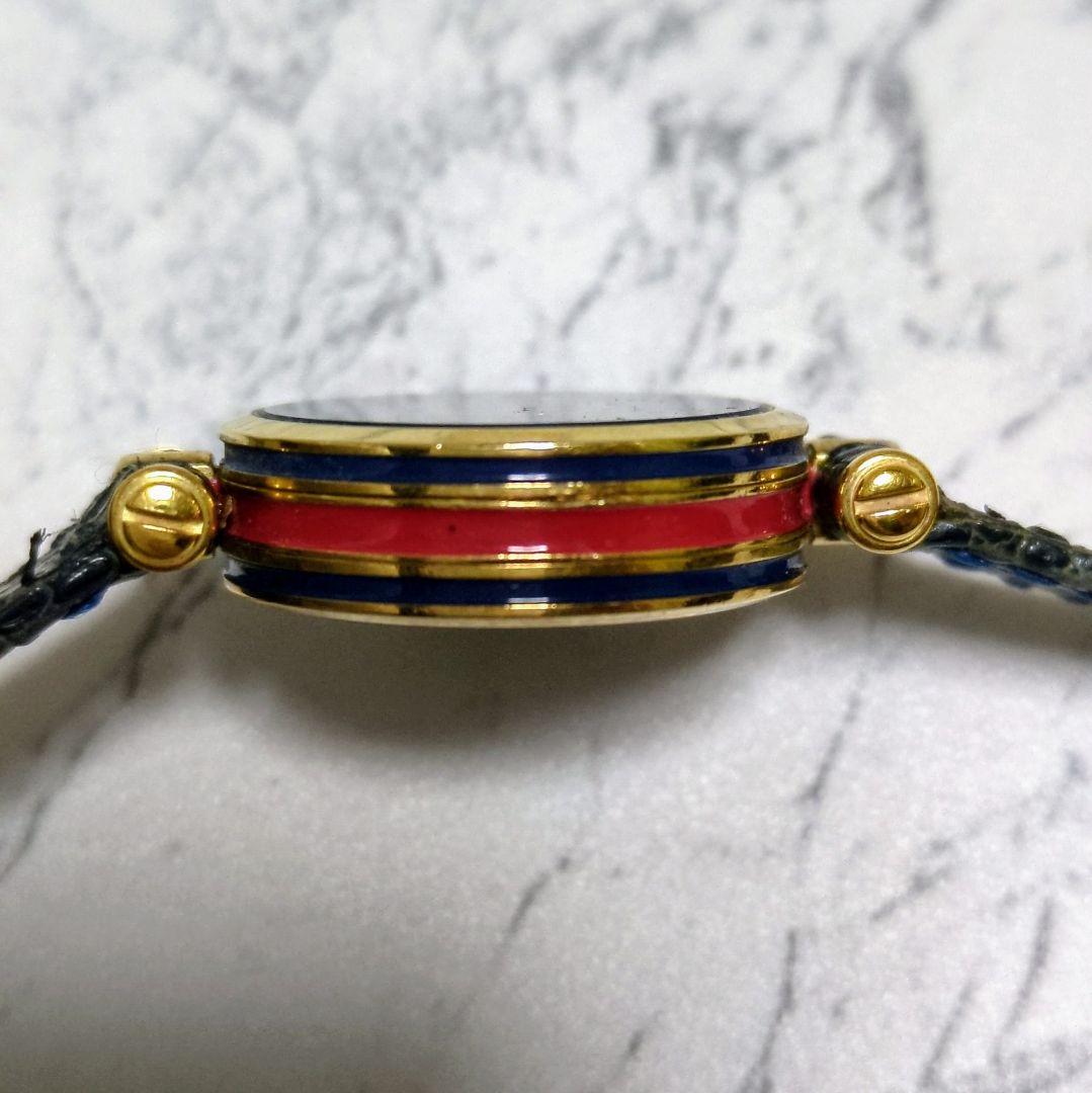 可動　Gucci ゴールド ネイビー アナログシェリーライン腕時計