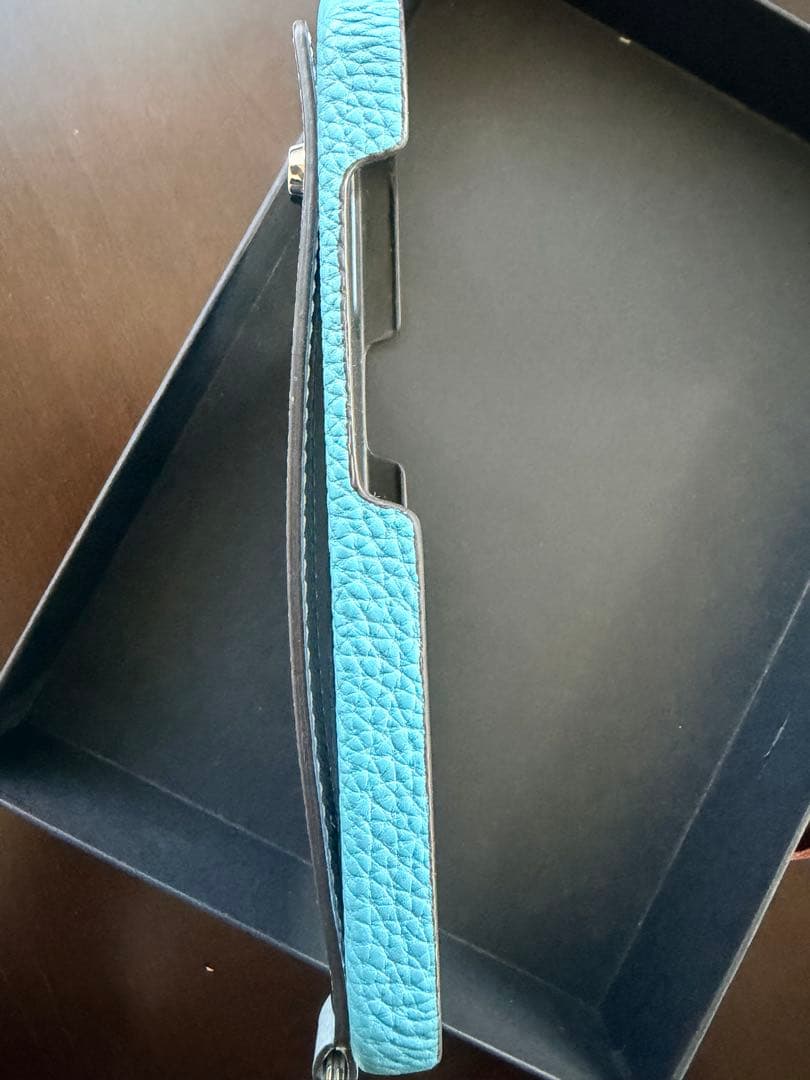 【iPhone17】ハンドル付き バックカバーケース シュリンクレザー