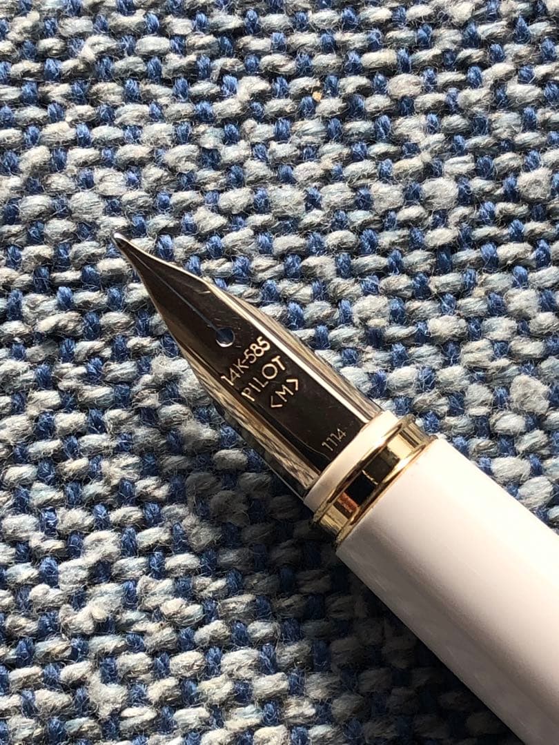 PILOT パイロット 万年筆 レディホワイト 桜 サクラ　中字 M