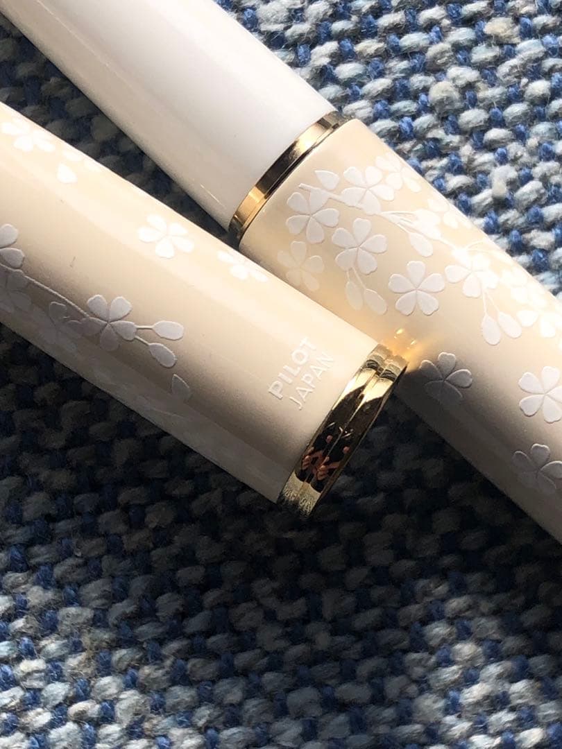 PILOT パイロット 万年筆 レディホワイト 桜 サクラ　中字 M